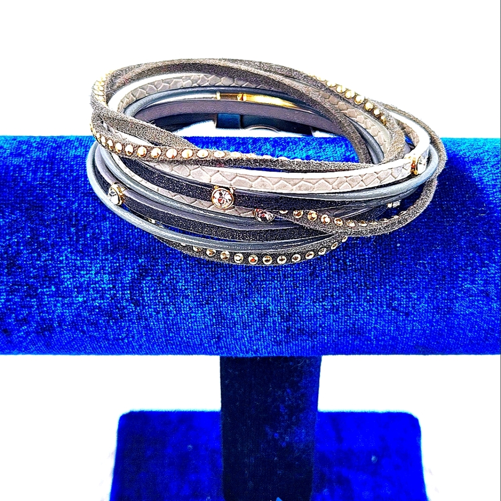 Saachi Leather Rhinestone Cuff - Picture 10 of 10